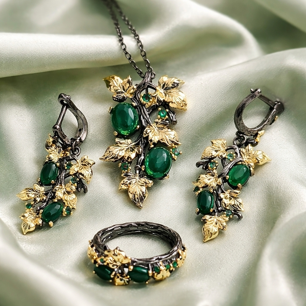 Green Leaf Vine Jewelry Set — Gold & Black Pendant, Earrings, Ring